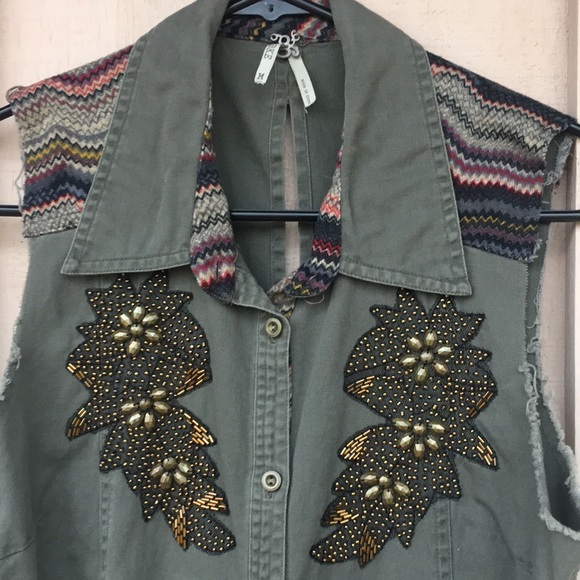BKE gimmicks beaded lace back utility boho vest - Picture 2 of 10